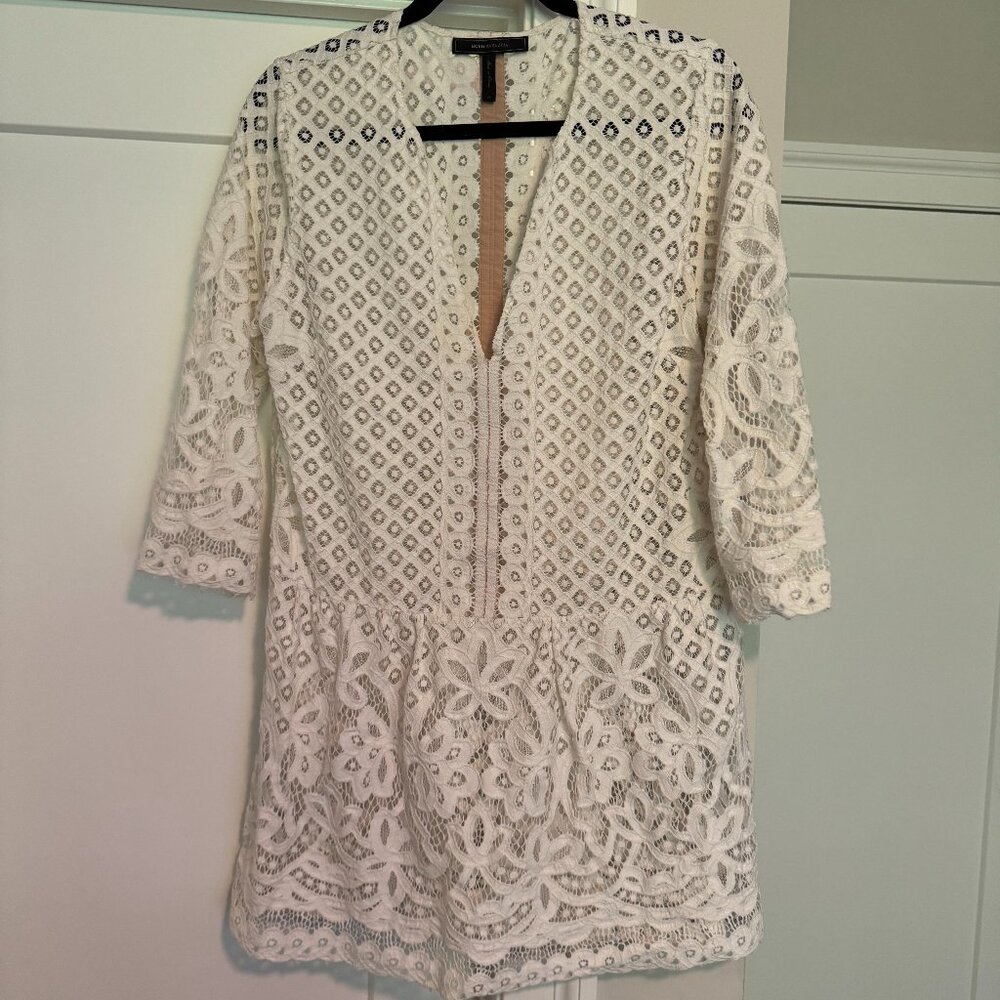 BCBGMaxAzria Women's lace dress (do not have liner)